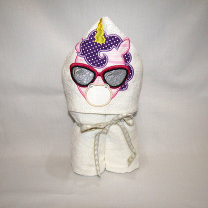 Hooded Towel/ Kids Hooded Towel/ Character Hooded Towel/ Hooded Towel Baby/ Hooded Towel Kids/Toddler Hooded Towel/Bath Towel Peekers